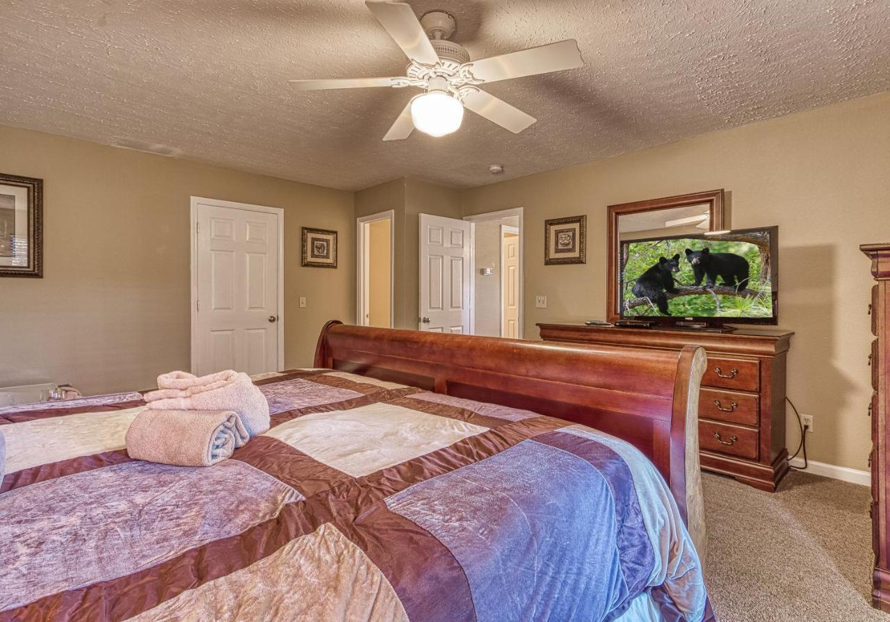 Daya, Hot Tub, Pool Table, 1089 Of Free Attraction Tickets For Each Paid Day, Dollywood And More! Gatlinburg Exterior photo